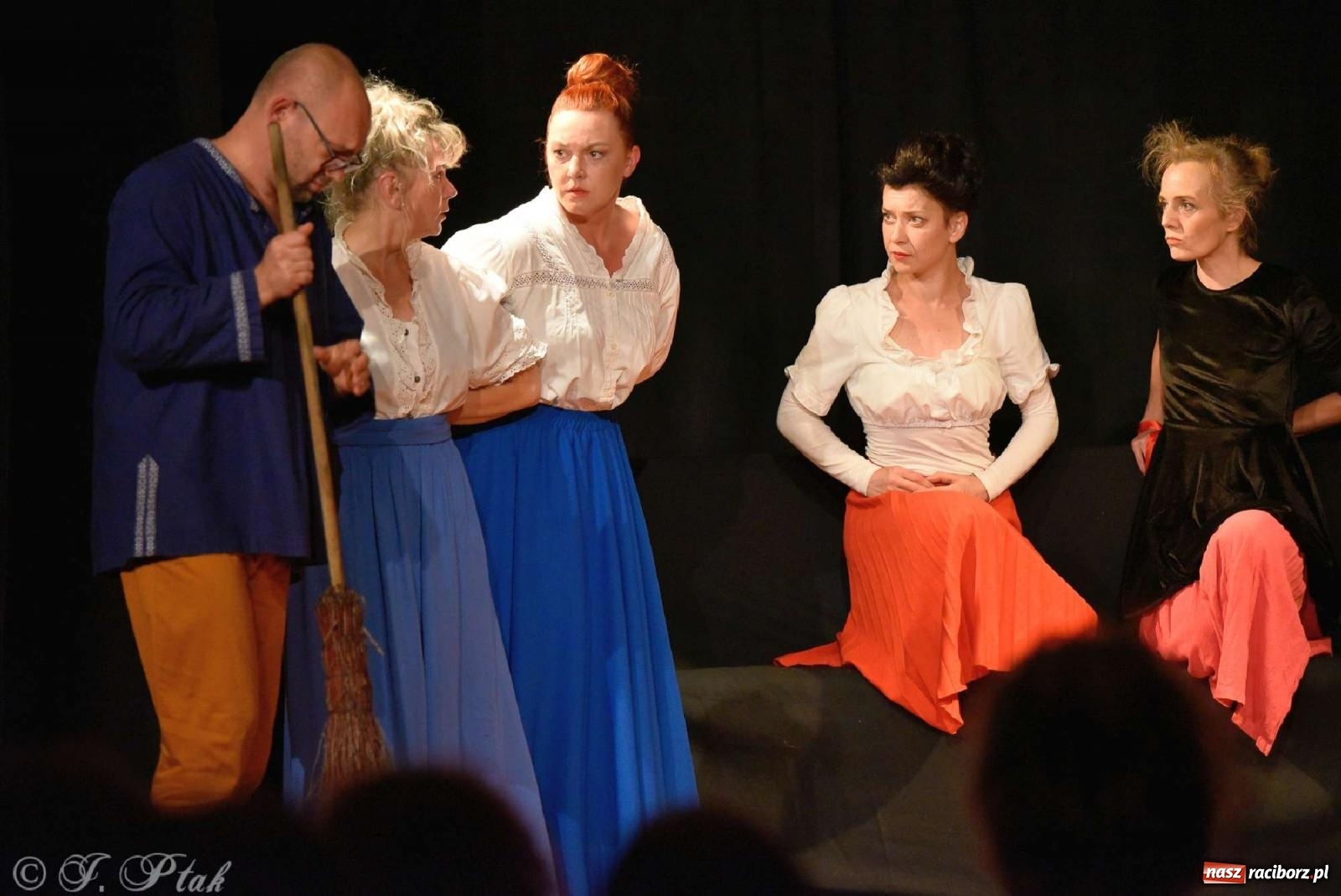 Zdjęcie w galerii na portalu naszraciborz.pl: Serenada Mrożkach na scenie w Strzesze wiadomości z regionu