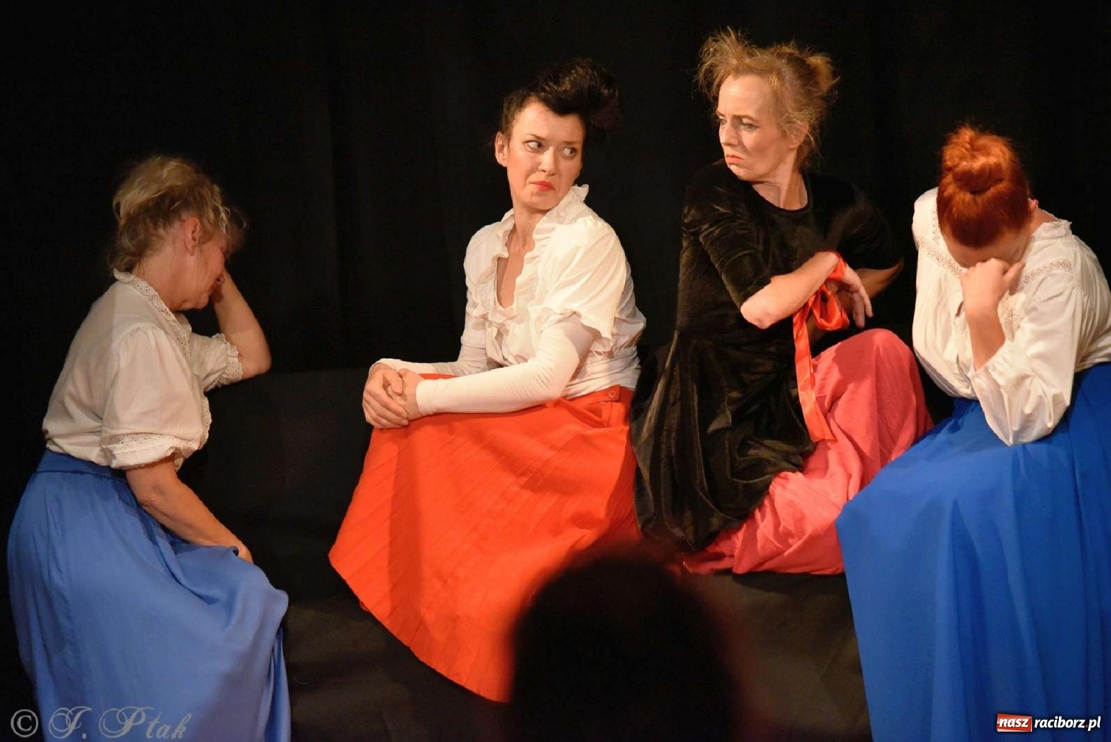 Zdjęcie w galerii na portalu naszraciborz.pl: Serenada Mrożkach na scenie w Strzesze wiadomości z regionu