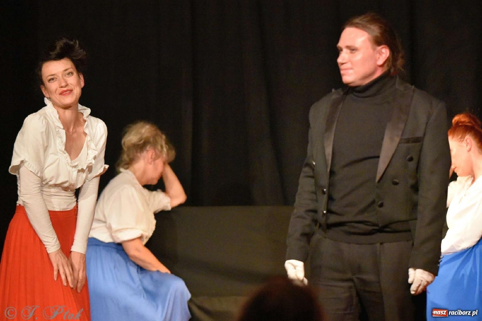 Zdjęcie w galerii na portalu naszraciborz.pl: Serenada Mrożkach na scenie w Strzesze wiadomości z regionu