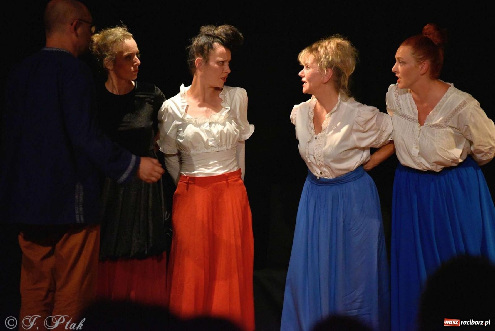 Zdjęcie w galerii na portalu naszraciborz.pl: Serenada Mrożkach na scenie w Strzesze wiadomości z regionu