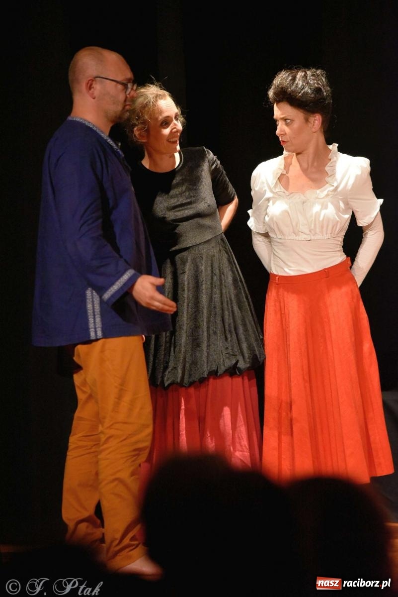 Zdjęcie w galerii na portalu naszraciborz.pl: Serenada Mrożkach na scenie w Strzesze wiadomości z regionu