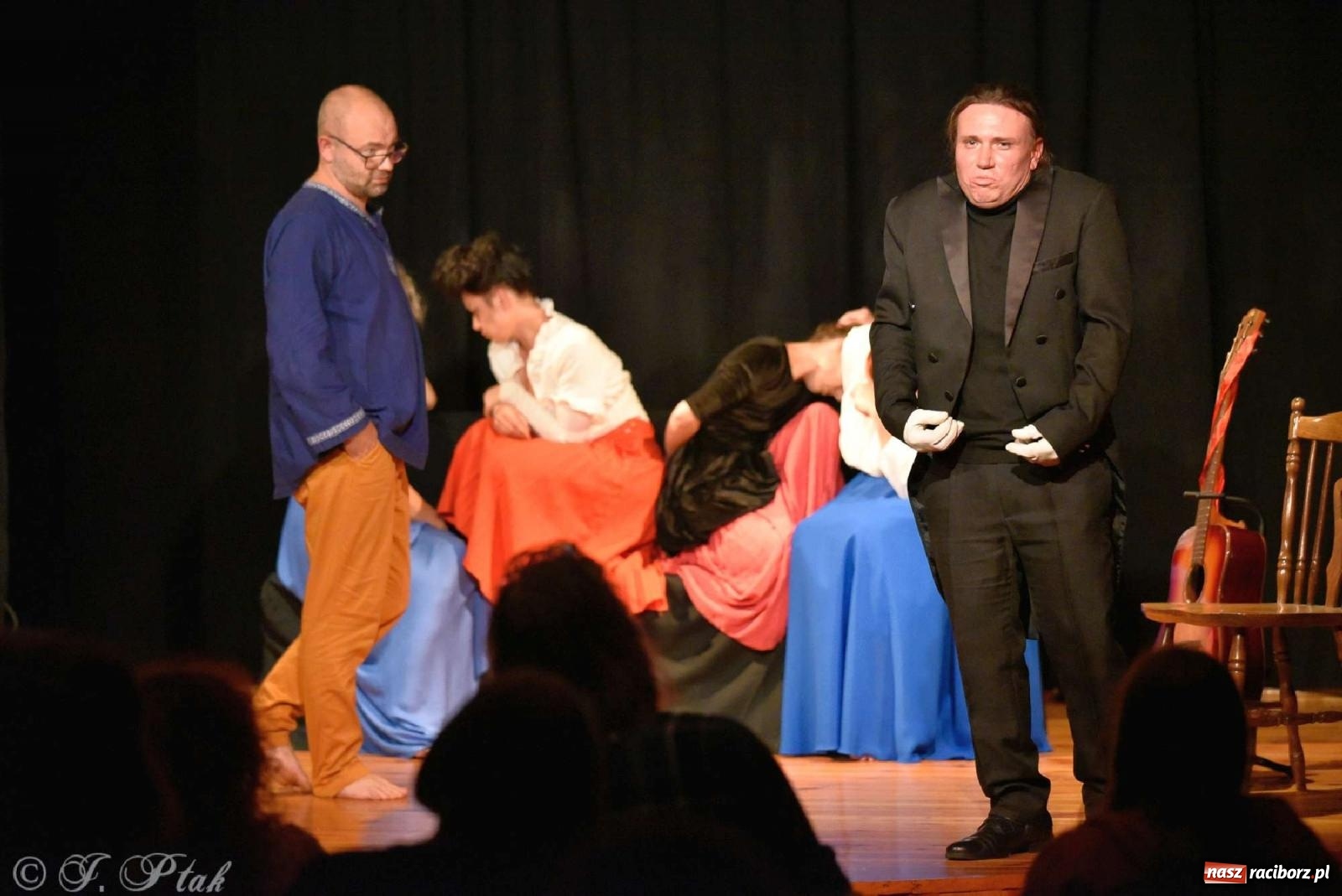 Zdjęcie w galerii na portalu naszraciborz.pl: Serenada Mrożkach na scenie w Strzesze wiadomości z regionu