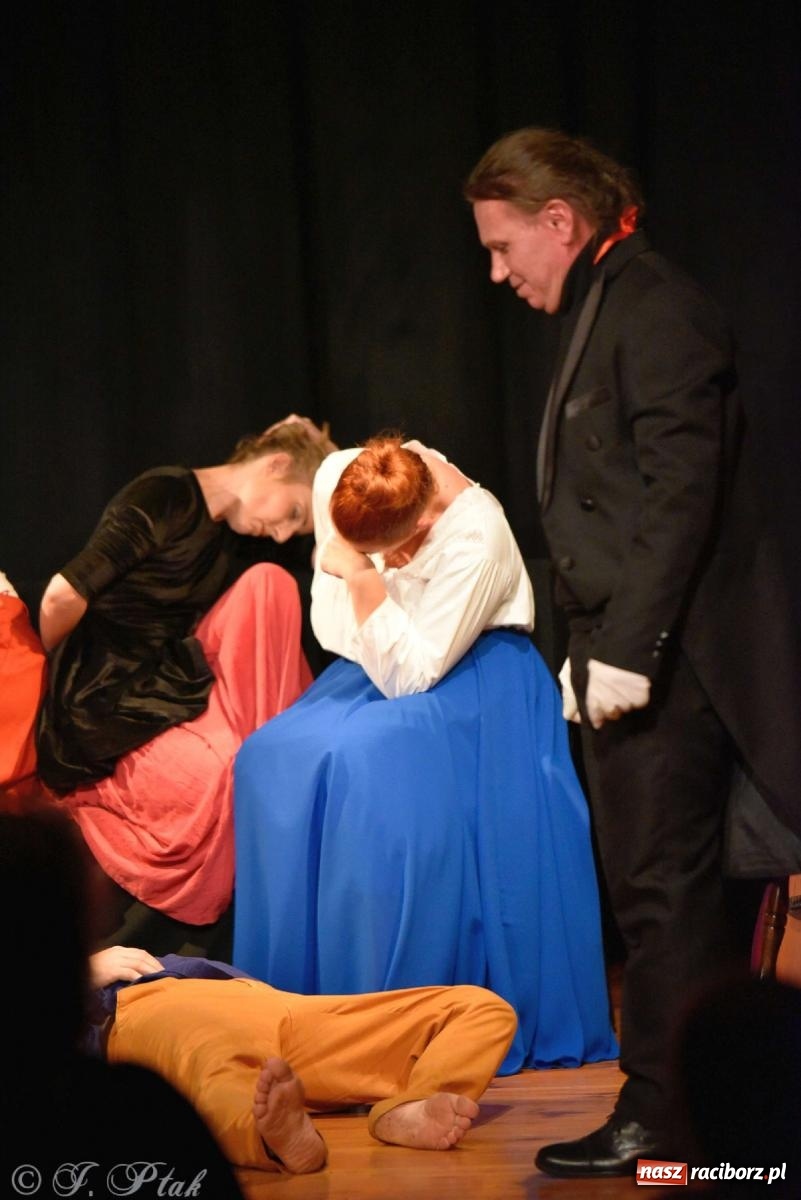 Zdjęcie w galerii na portalu naszraciborz.pl: Serenada Mrożkach na scenie w Strzesze wiadomości z regionu