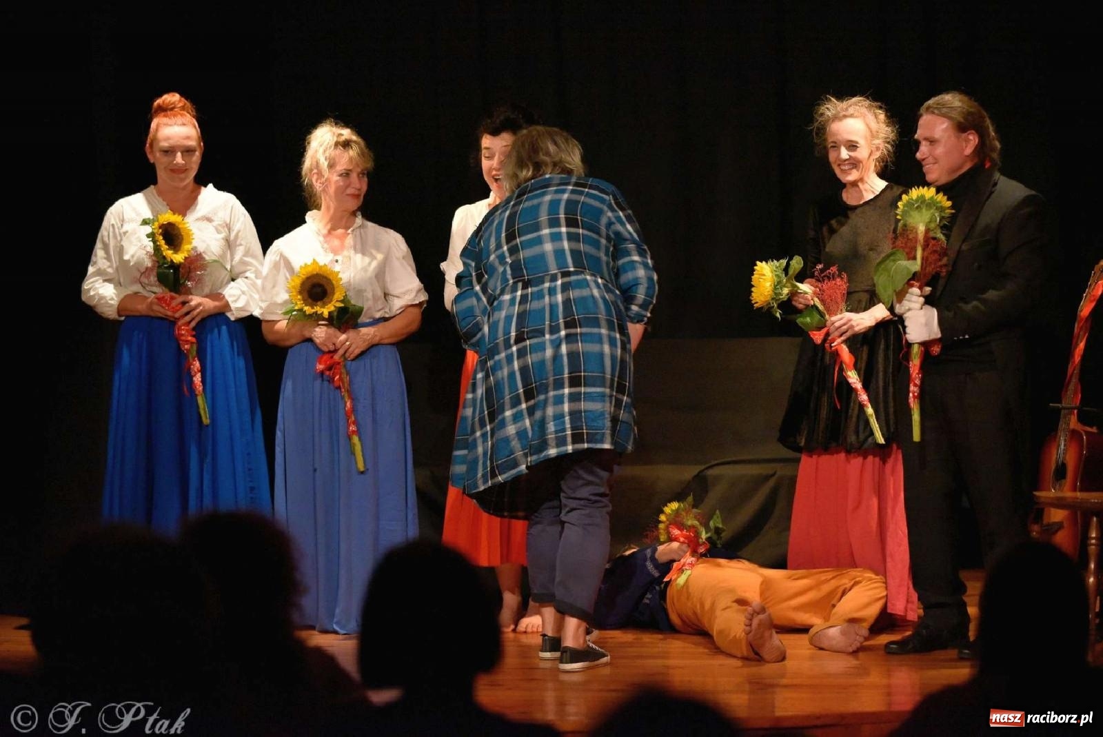 Zdjęcie w galerii na portalu naszraciborz.pl: Serenada Mrożkach na scenie w Strzesze wiadomości z regionu