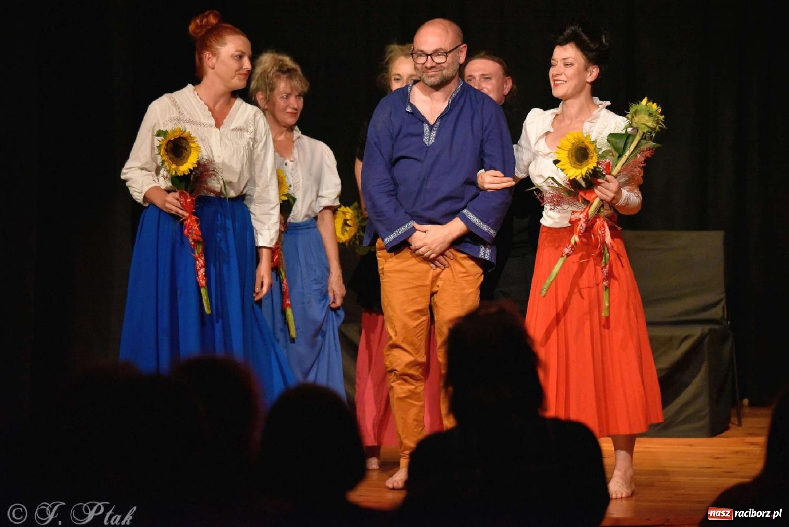 Zdjęcie w galerii na portalu naszraciborz.pl: Serenada Mrożkach na scenie w Strzesze wiadomości z regionu