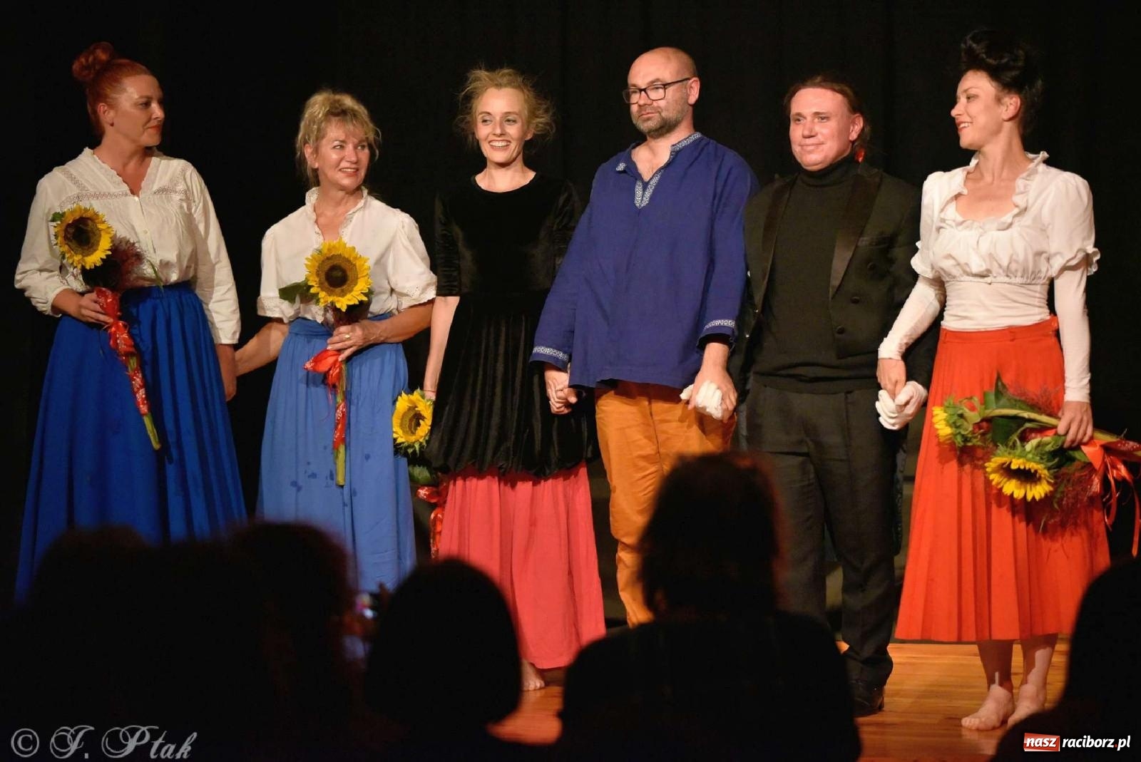 Zdjęcie w galerii na portalu naszraciborz.pl: Serenada Mrożkach na scenie w Strzesze wiadomości z regionu