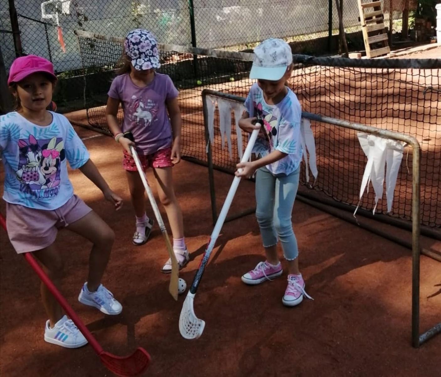 Zdjęcie w galerii na portalu naszraciborz.pl: Przedszkolaki z Bema na tenisowym korcie wiadomości z regionu