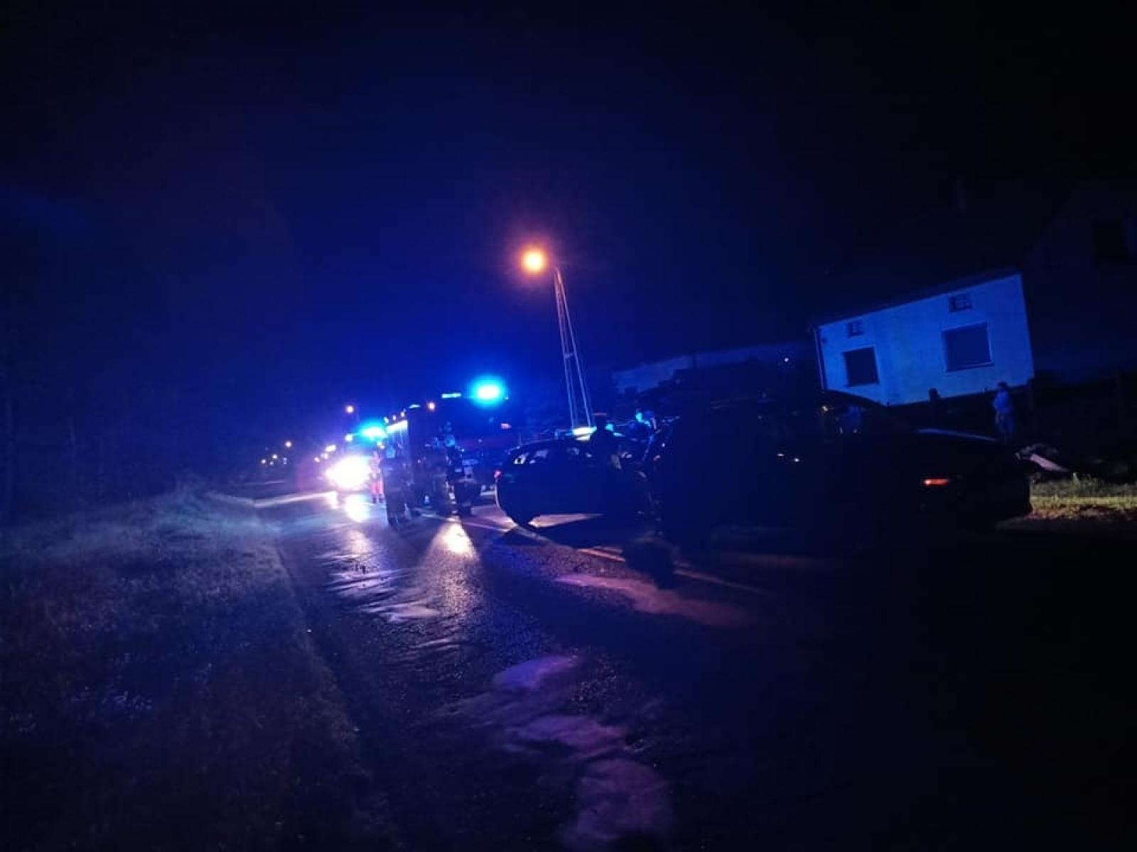 Zdjęcie w galerii na portalu naszraciborz.pl: Uderzył w ogrodzenie posesji i uciekł pieszo [FOTO] wiadomości z regionu