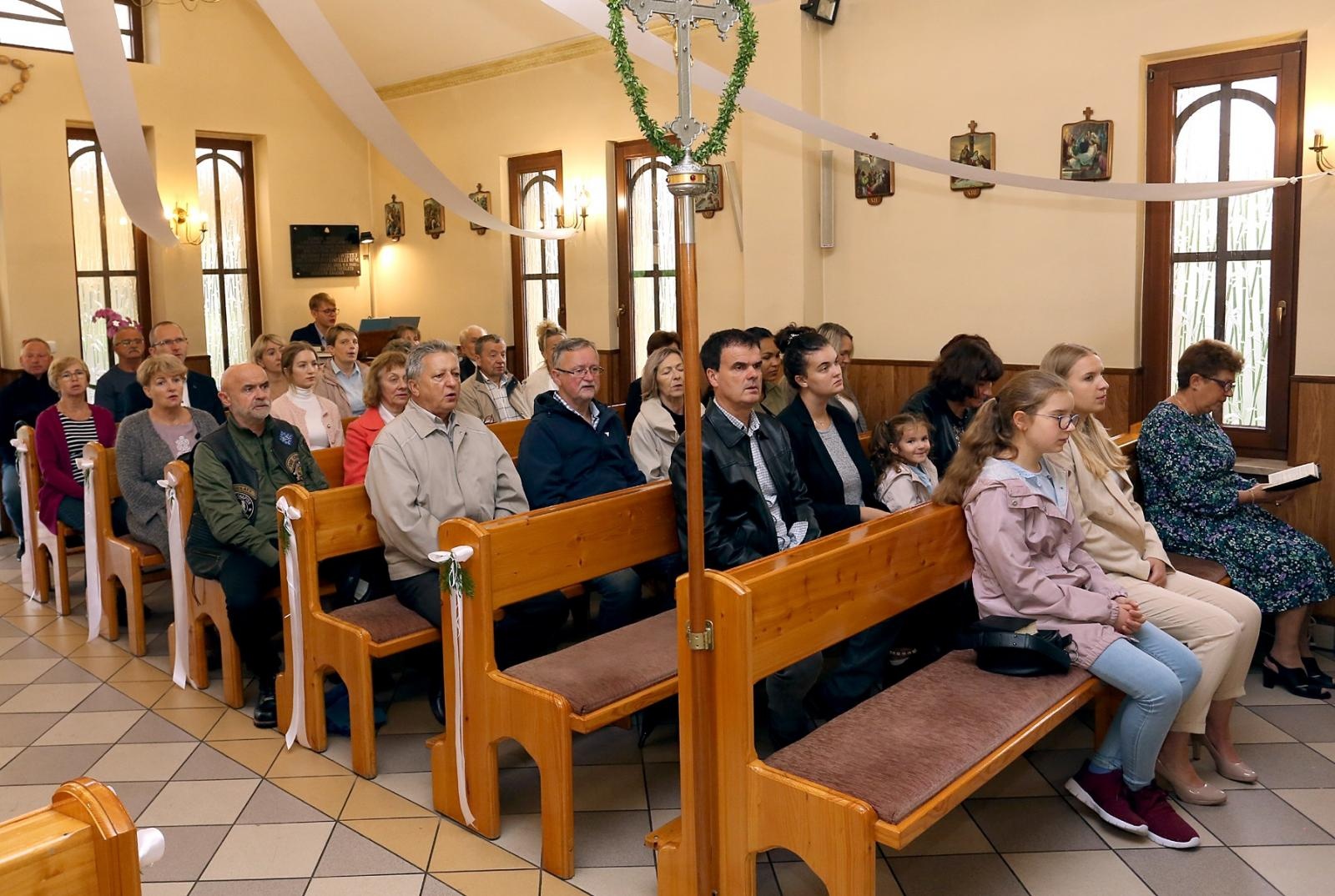 Zdjęcie w galerii na portalu naszraciborz.pl: Osiedle Obora świętowało 20-lecie poświęcenia kościółka MB Anielskiej wiadomości z regionu