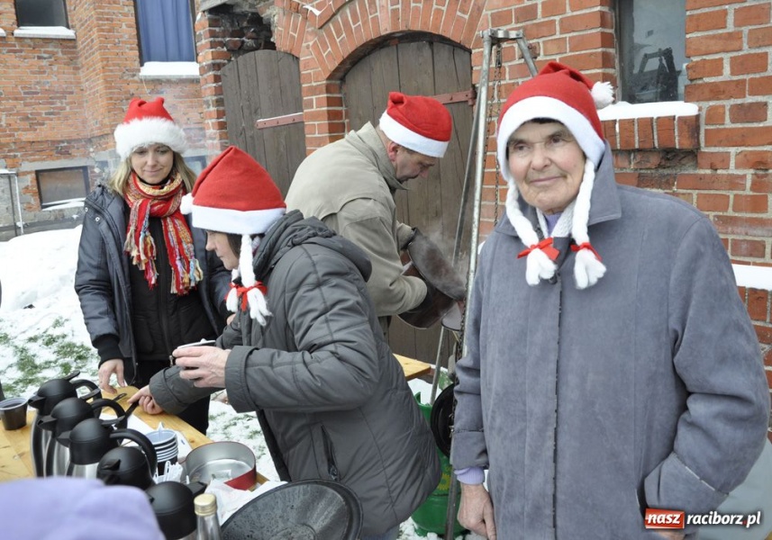 Zdjęcie w galerii na portalu naszraciborz.pl: U plebana w ogrodach wiadomości z regionu