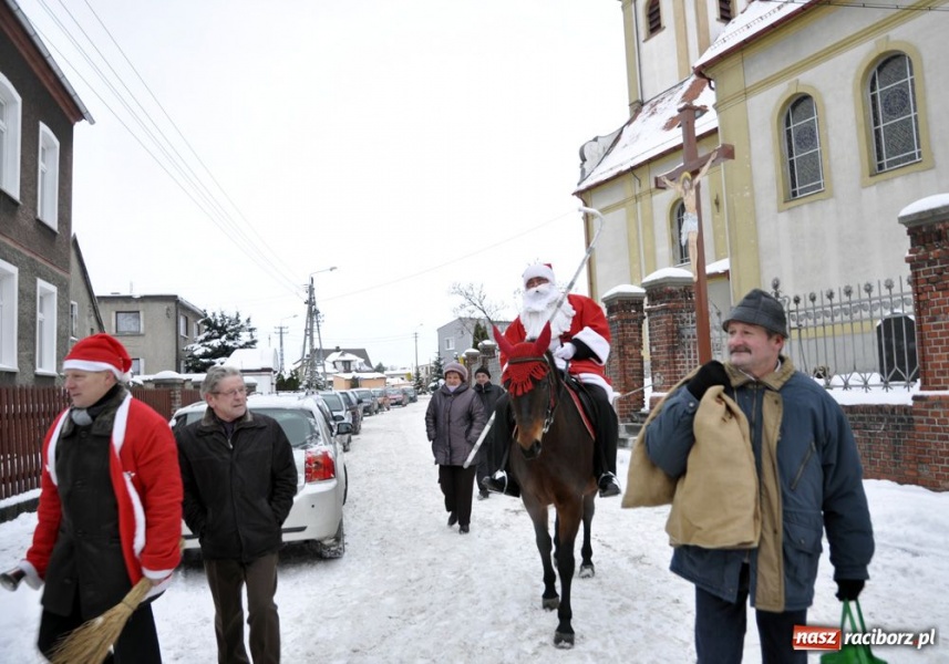 Zdjęcie w galerii na portalu naszraciborz.pl: U plebana w ogrodach wiadomości z regionu