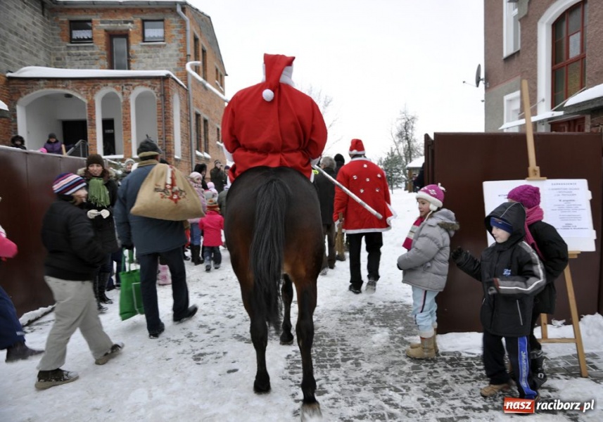Zdjęcie w galerii na portalu naszraciborz.pl: U plebana w ogrodach wiadomości z regionu