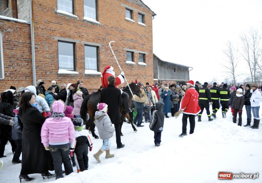 Zdjęcie w galerii na portalu naszraciborz.pl: U plebana w ogrodach wiadomości z regionu