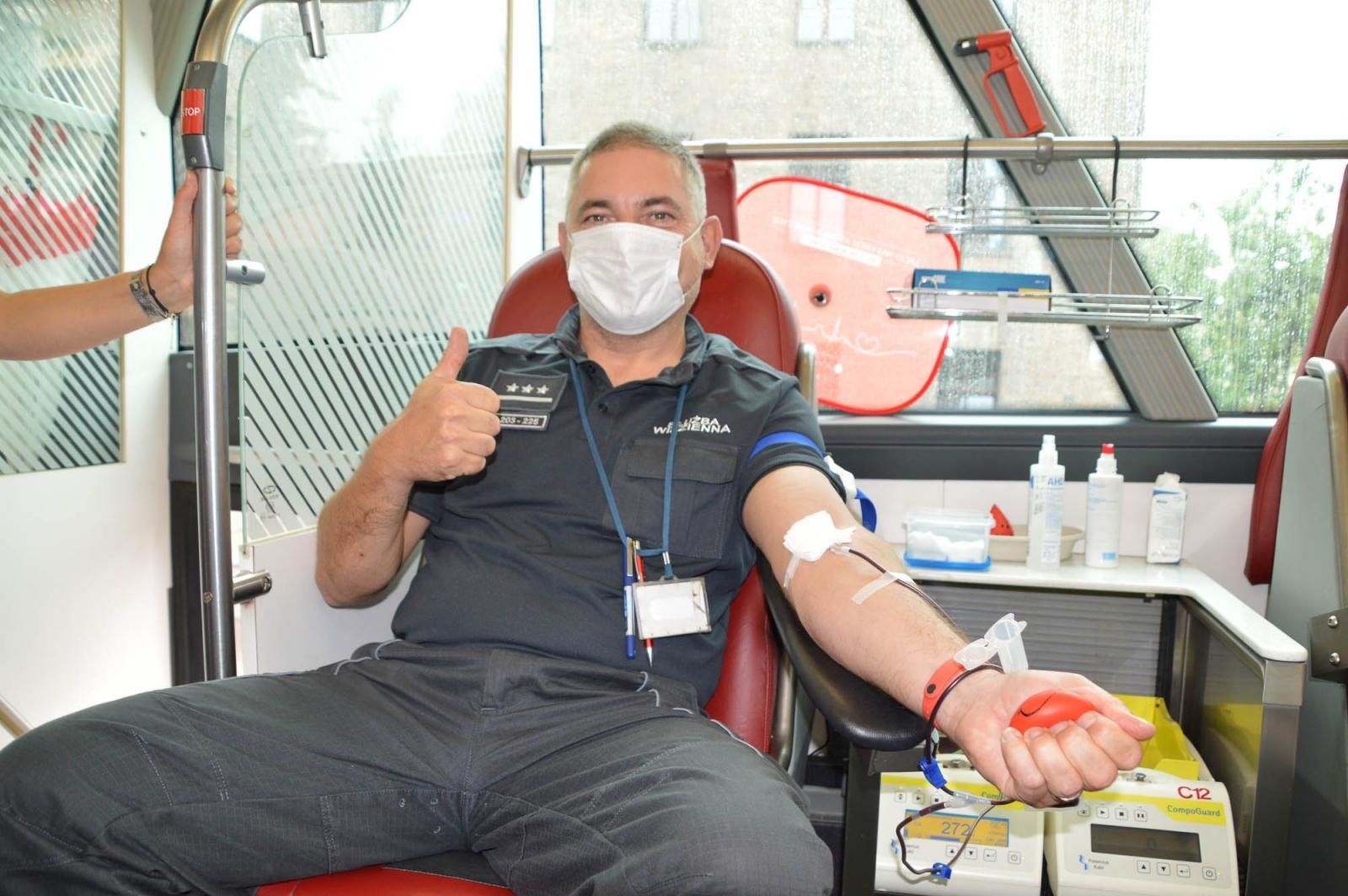 Zdjęcie w galerii na portalu naszraciborz.pl: Pod raciborskim więzieniem polała się krew wiadomości z regionu