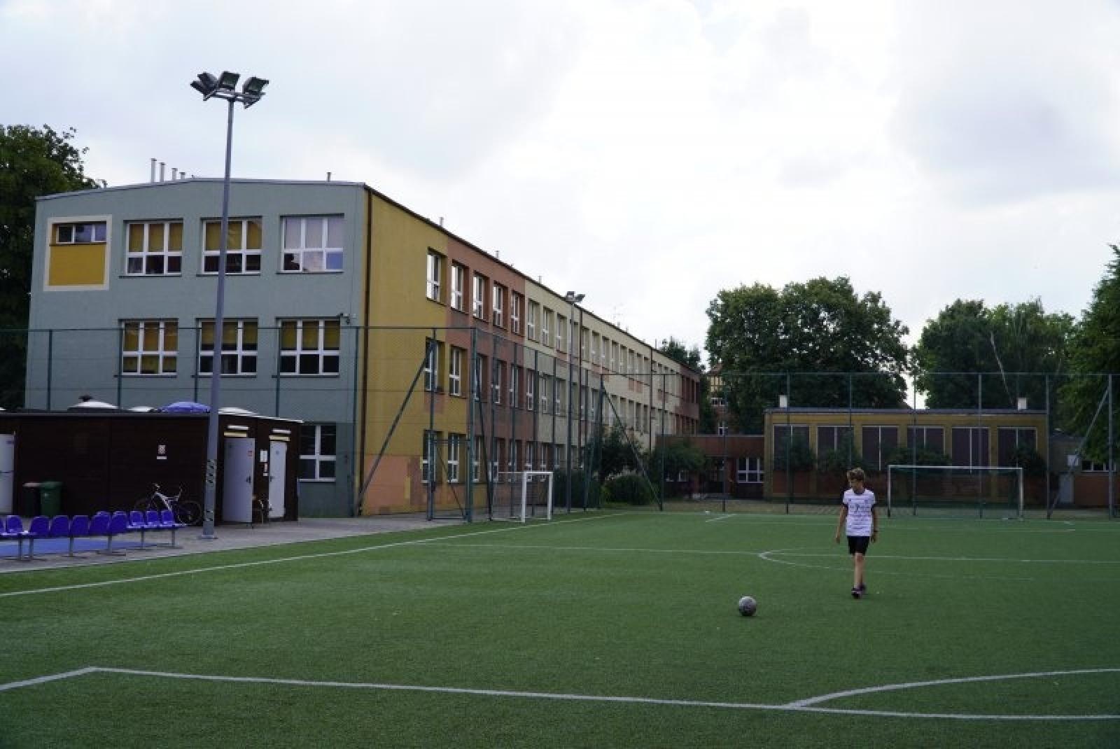 Zdjęcie w galerii na portalu naszraciborz.pl: Wakacyjne remonty szkół - SP 4 wiadomości z regionu