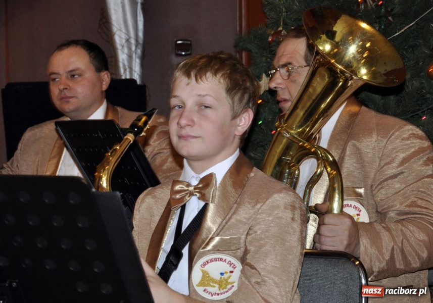 Zdjęcie w galerii na portalu naszraciborz.pl: Smakołyki miały duże wzięcie wiadomości z regionu