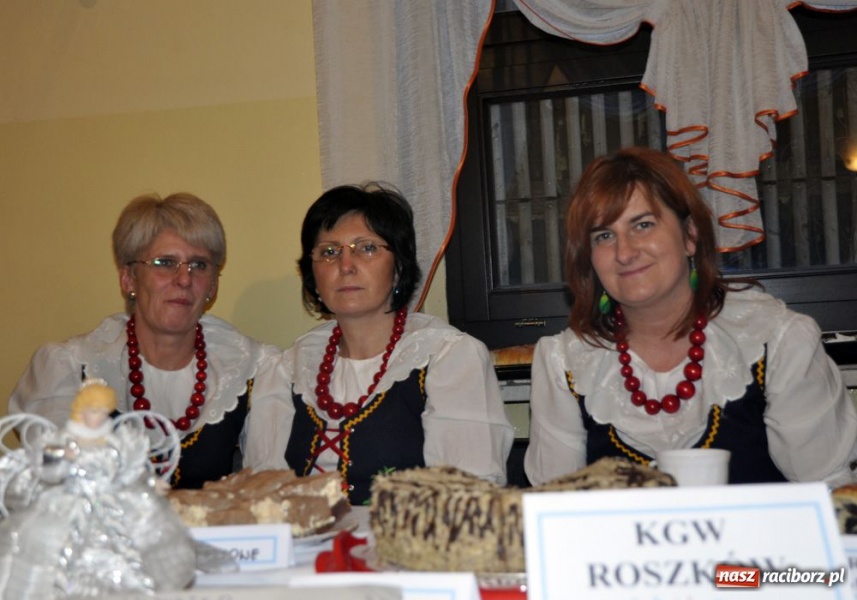 Zdjęcie w galerii na portalu naszraciborz.pl: Smakołyki miały duże wzięcie wiadomości z regionu