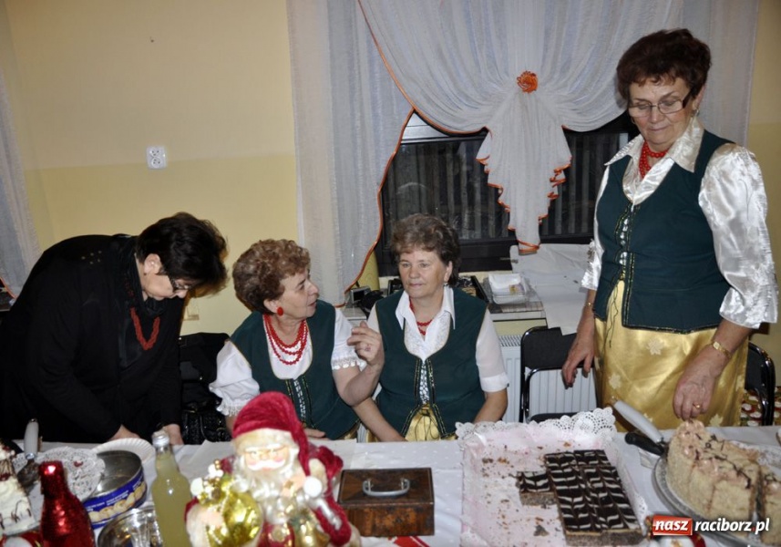 Zdjęcie w galerii na portalu naszraciborz.pl: Smakołyki miały duże wzięcie wiadomości z regionu