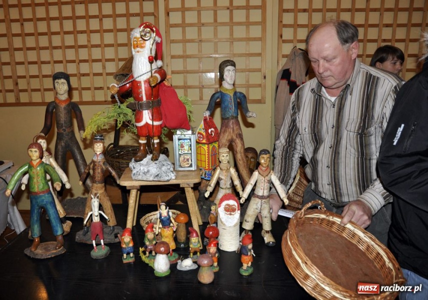 Zdjęcie w galerii na portalu naszraciborz.pl: Smakołyki miały duże wzięcie wiadomości z regionu