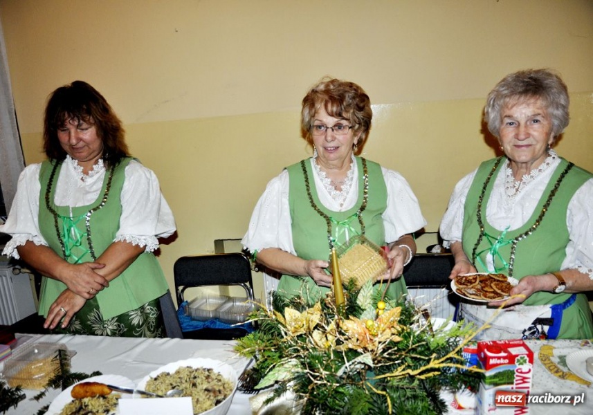 Zdjęcie w galerii na portalu naszraciborz.pl: Smakołyki miały duże wzięcie wiadomości z regionu