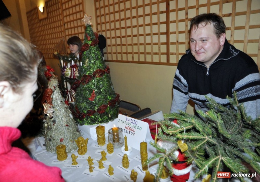 Zdjęcie w galerii na portalu naszraciborz.pl: Smakołyki miały duże wzięcie wiadomości z regionu