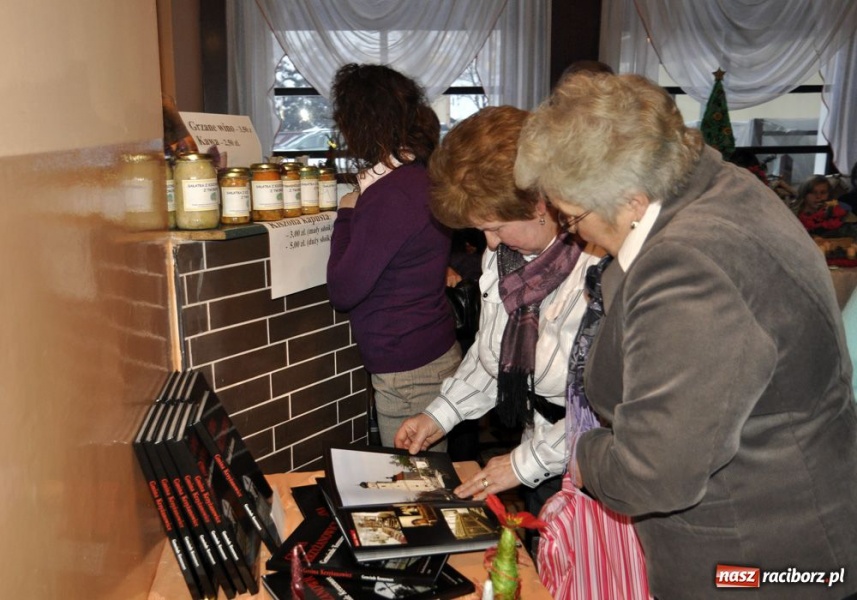 Zdjęcie w galerii na portalu naszraciborz.pl: Smakołyki miały duże wzięcie wiadomości z regionu