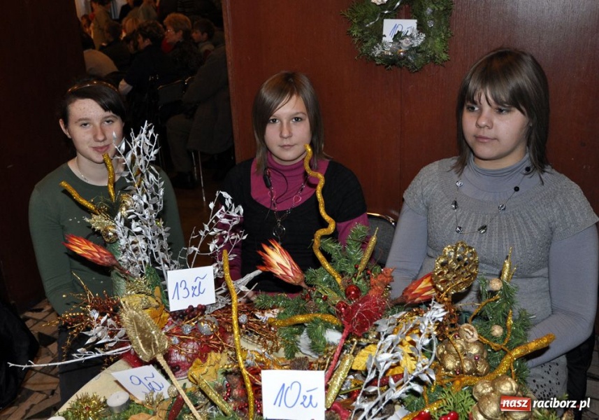Zdjęcie w galerii na portalu naszraciborz.pl: Smakołyki miały duże wzięcie wiadomości z regionu