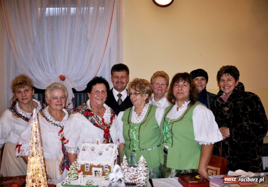 Zdjęcie w galerii na portalu naszraciborz.pl: Smakołyki miały duże wzięcie wiadomości z regionu