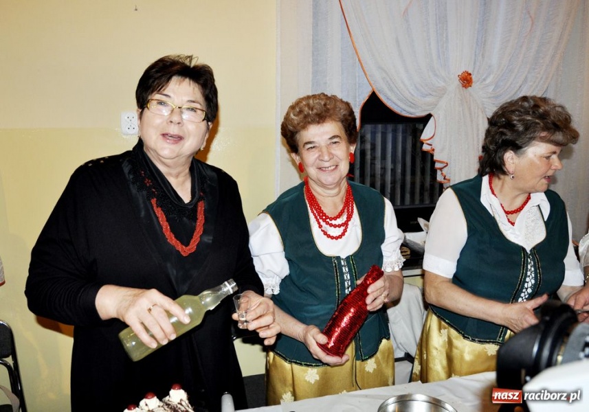 Zdjęcie w galerii na portalu naszraciborz.pl: Smakołyki miały duże wzięcie wiadomości z regionu