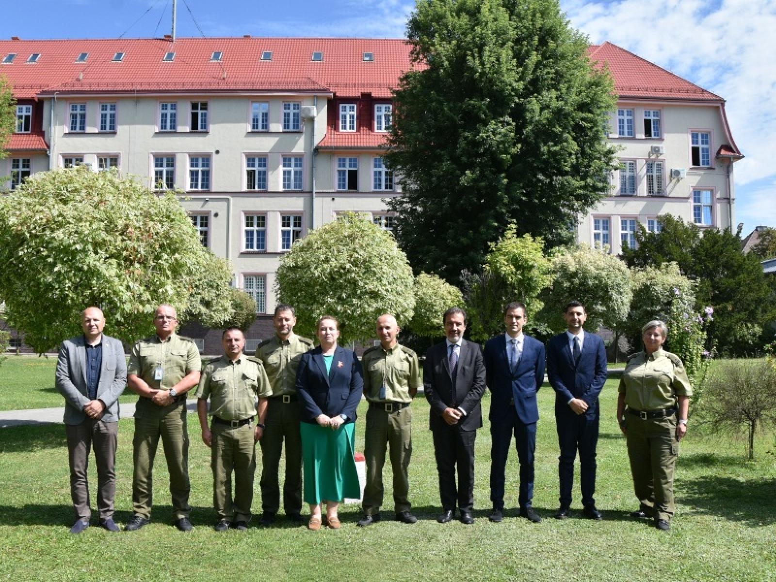 Zdjęcie w galerii na portalu naszraciborz.pl: Policjanci z Włoch przyjechali do Raciborza poznać strukturę śląskiej Straży Granicznej wiadomości z regionu