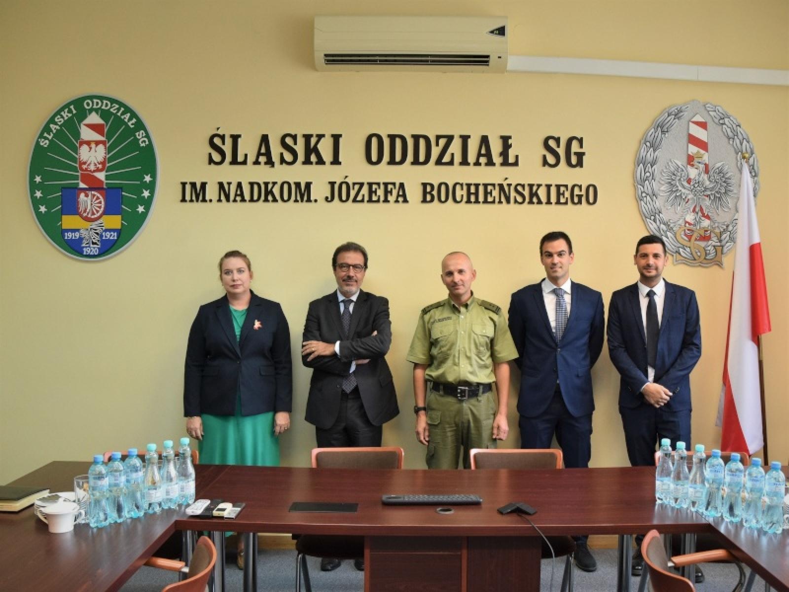 Zdjęcie w galerii na portalu naszraciborz.pl: Policjanci z Włoch przyjechali do Raciborza poznać strukturę śląskiej Straży Granicznej wiadomości z regionu