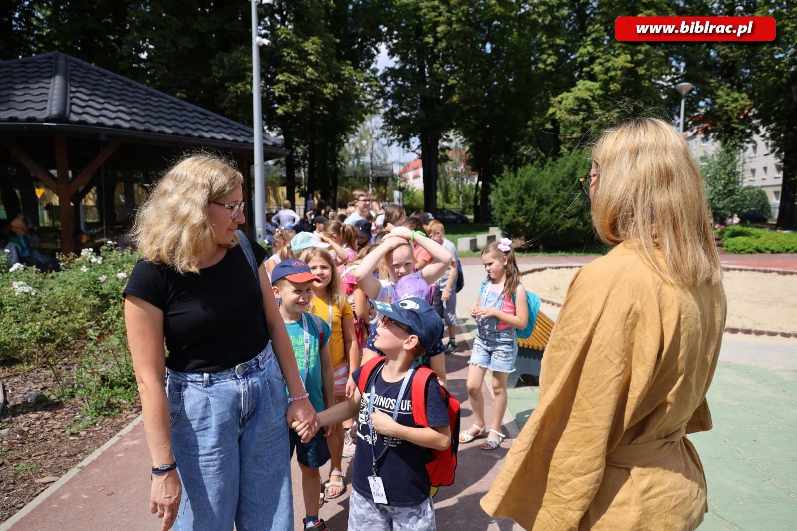 Zdjęcie w galerii na portalu naszraciborz.pl: Biblioteka zabrała małych raciborzan na wycieczkę do Azji wiadomości z regionu