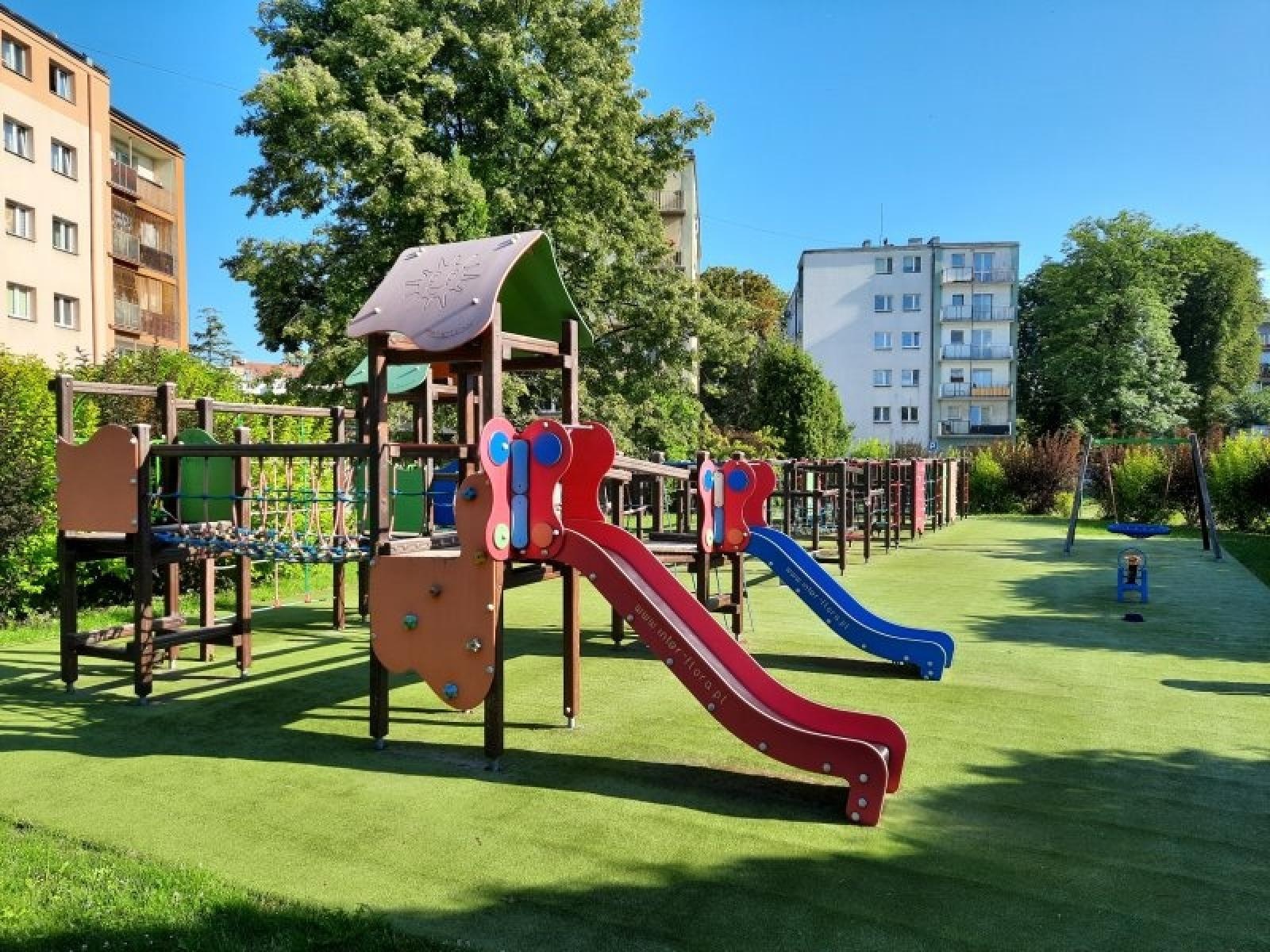 Zdjęcie w galerii na portalu naszraciborz.pl: Tysiąc metrów kwadratowych do renowacji w SP 13 wiadomości z regionu