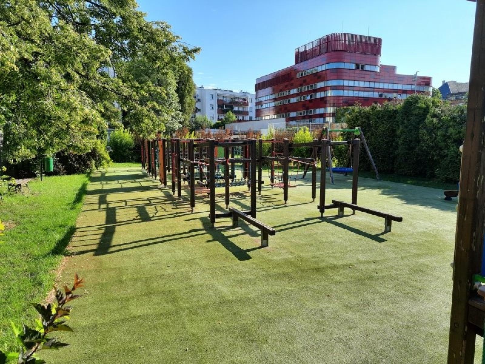 Zdjęcie w galerii na portalu naszraciborz.pl: Tysiąc metrów kwadratowych do renowacji w SP 13 wiadomości z regionu