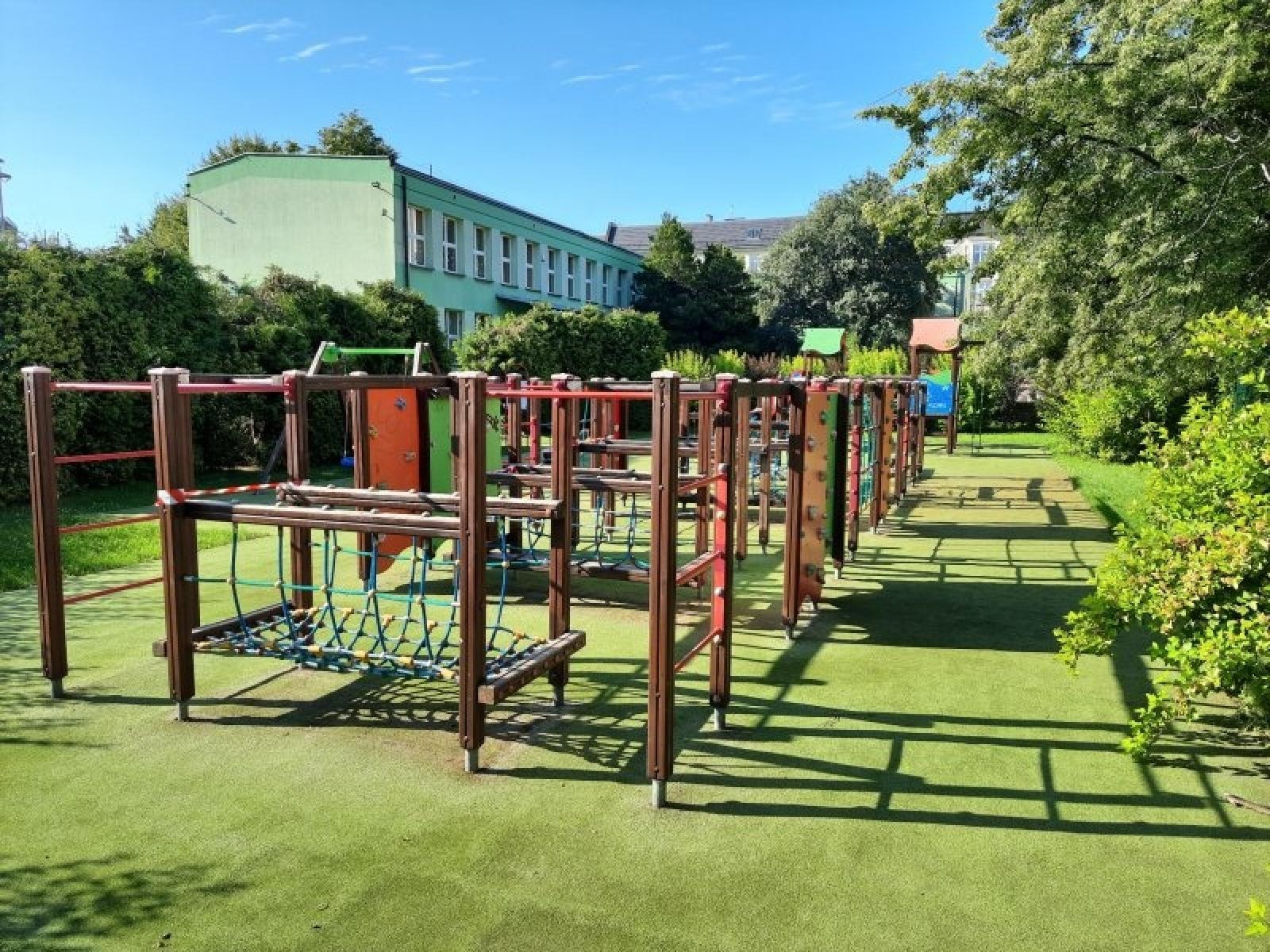 Zdjęcie w galerii na portalu naszraciborz.pl: Tysiąc metrów kwadratowych do renowacji w SP 13 wiadomości z regionu