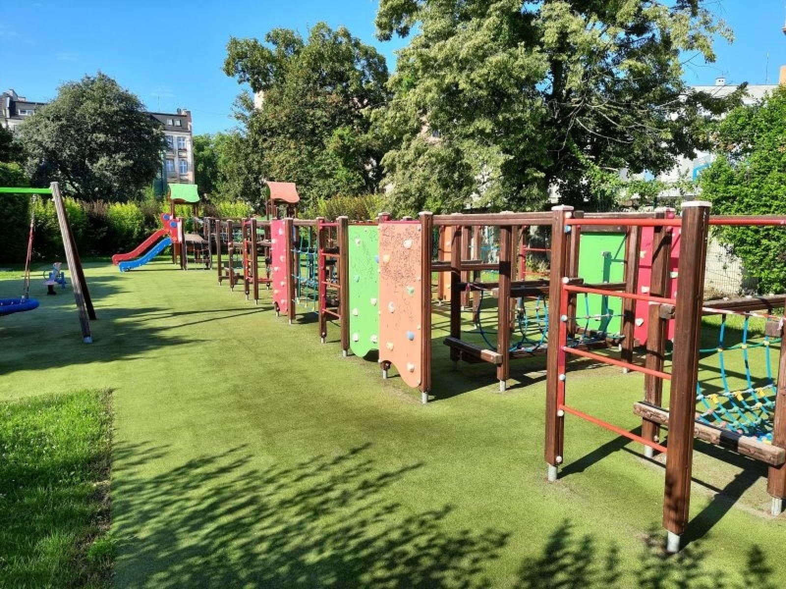 Zdjęcie w galerii na portalu naszraciborz.pl: Tysiąc metrów kwadratowych do renowacji w SP 13 wiadomości z regionu