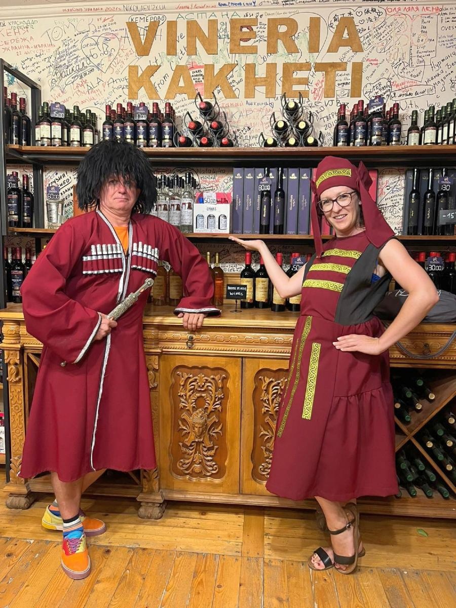 Zdjęcie w galerii na portalu naszraciborz.pl: Pocztówka z Gruzji od tancerzy raciborskiego Źródła wiadomości z regionu