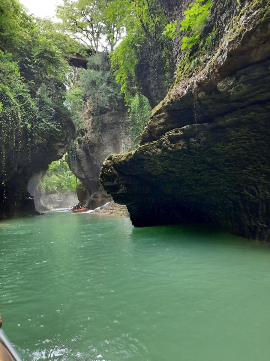 Zdjęcie w galerii na portalu naszraciborz.pl: Pocztówka z Gruzji od tancerzy raciborskiego Źródła wiadomości z regionu