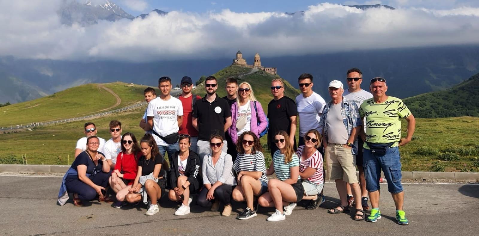 Zdjęcie w galerii na portalu naszraciborz.pl: Pocztówka z Gruzji od tancerzy raciborskiego Źródła wiadomości z regionu