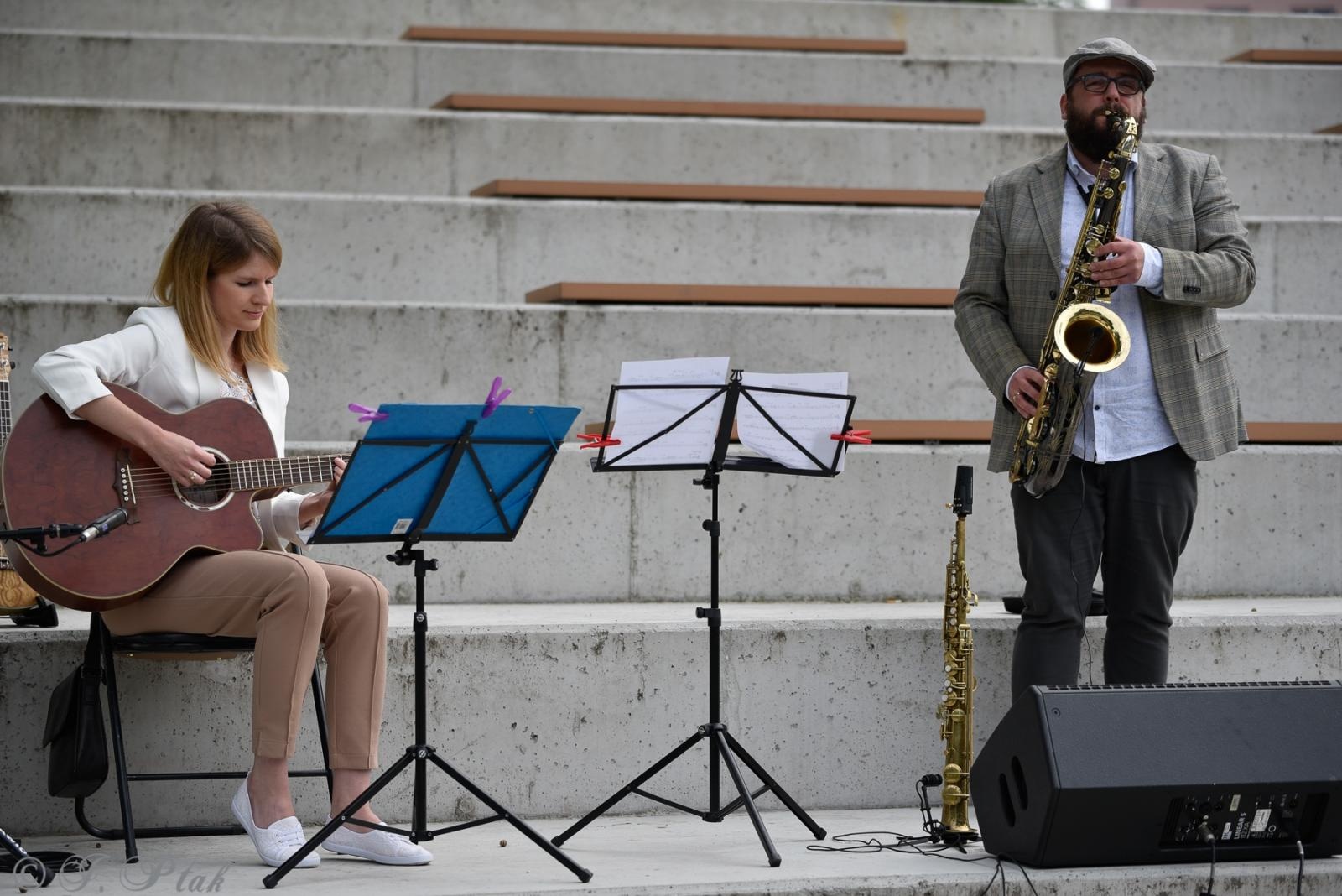 Zdjęcie w galerii na portalu naszraciborz.pl: Letnie koncerty na bulwarach. Piec Duo wiadomości z regionu