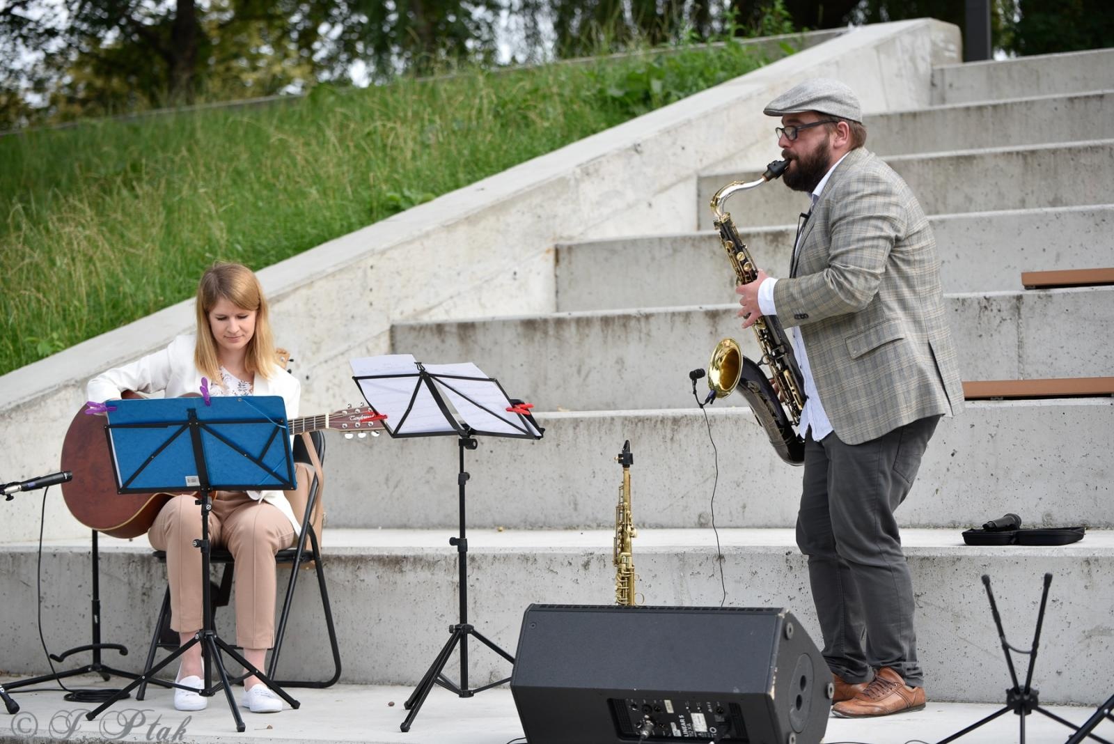 Zdjęcie w galerii na portalu naszraciborz.pl: Letnie koncerty na bulwarach. Piec Duo wiadomości z regionu