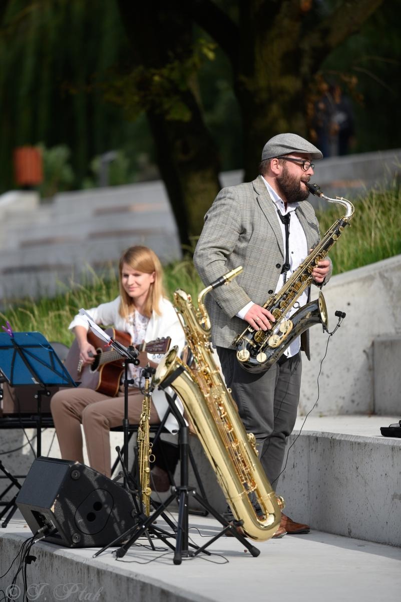 Zdjęcie w galerii na portalu naszraciborz.pl: Letnie koncerty na bulwarach. Piec Duo wiadomości z regionu