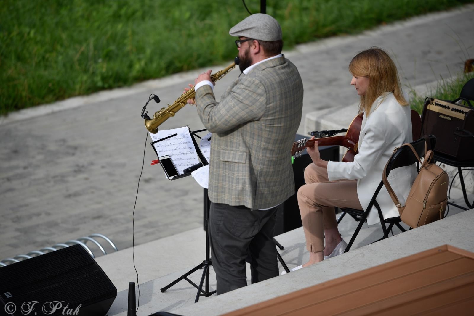 Zdjęcie w galerii na portalu naszraciborz.pl: Letnie koncerty na bulwarach. Piec Duo wiadomości z regionu