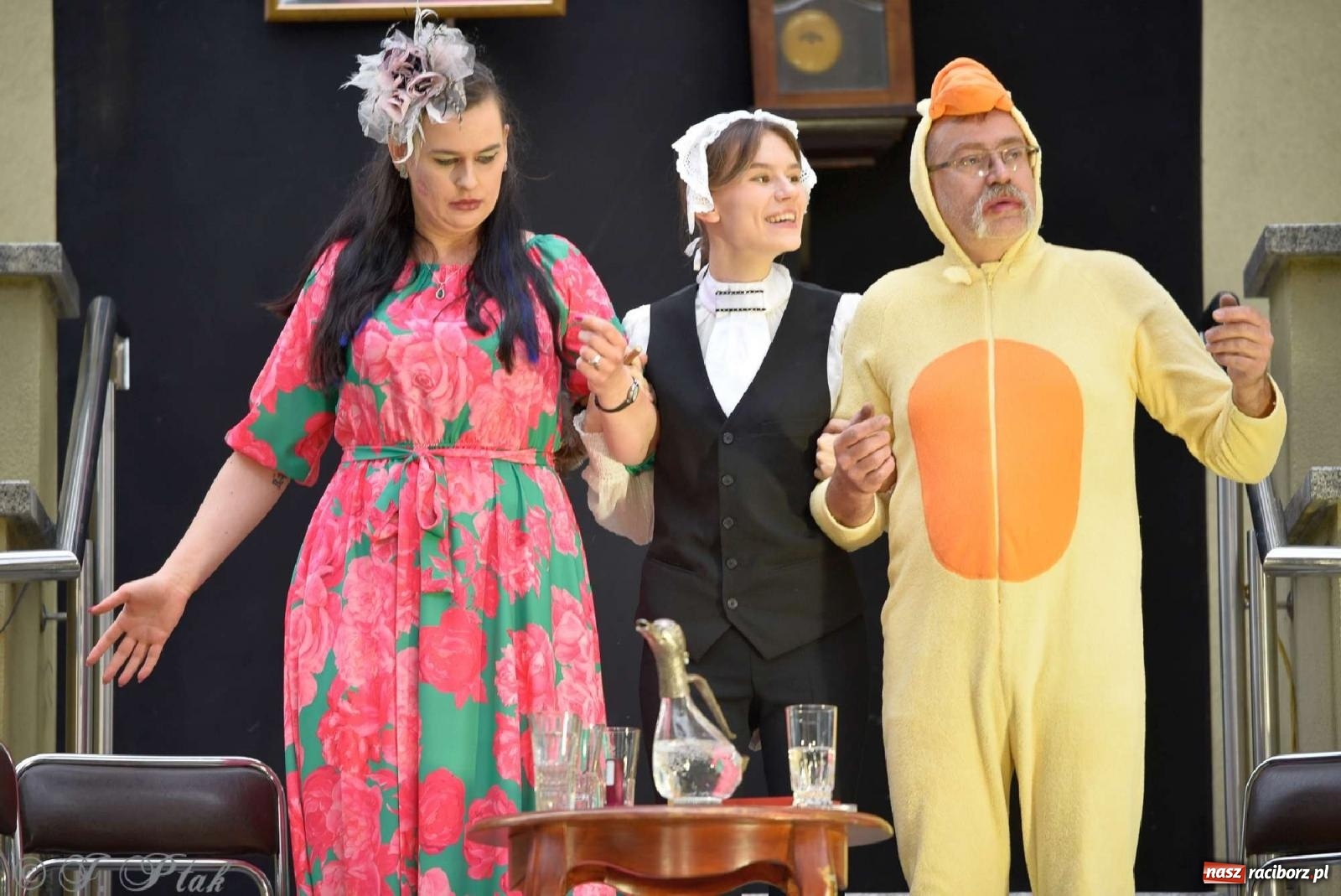 Zdjęcie w galerii na portalu naszraciborz.pl: Letni Teatr na Schodach w Raciborzu - Łysa Śpiewaczka wiadomości z regionu