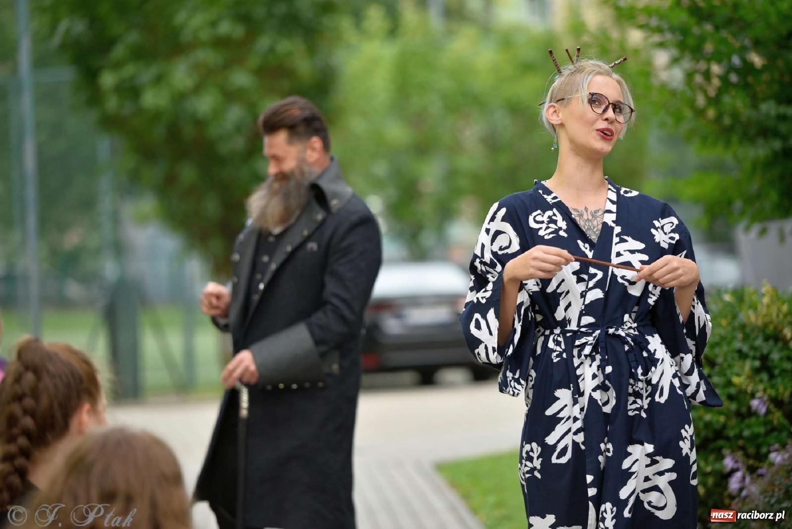 Zdjęcie w galerii na portalu naszraciborz.pl: Letni Teatr na Schodach w Raciborzu - Łysa Śpiewaczka wiadomości z regionu