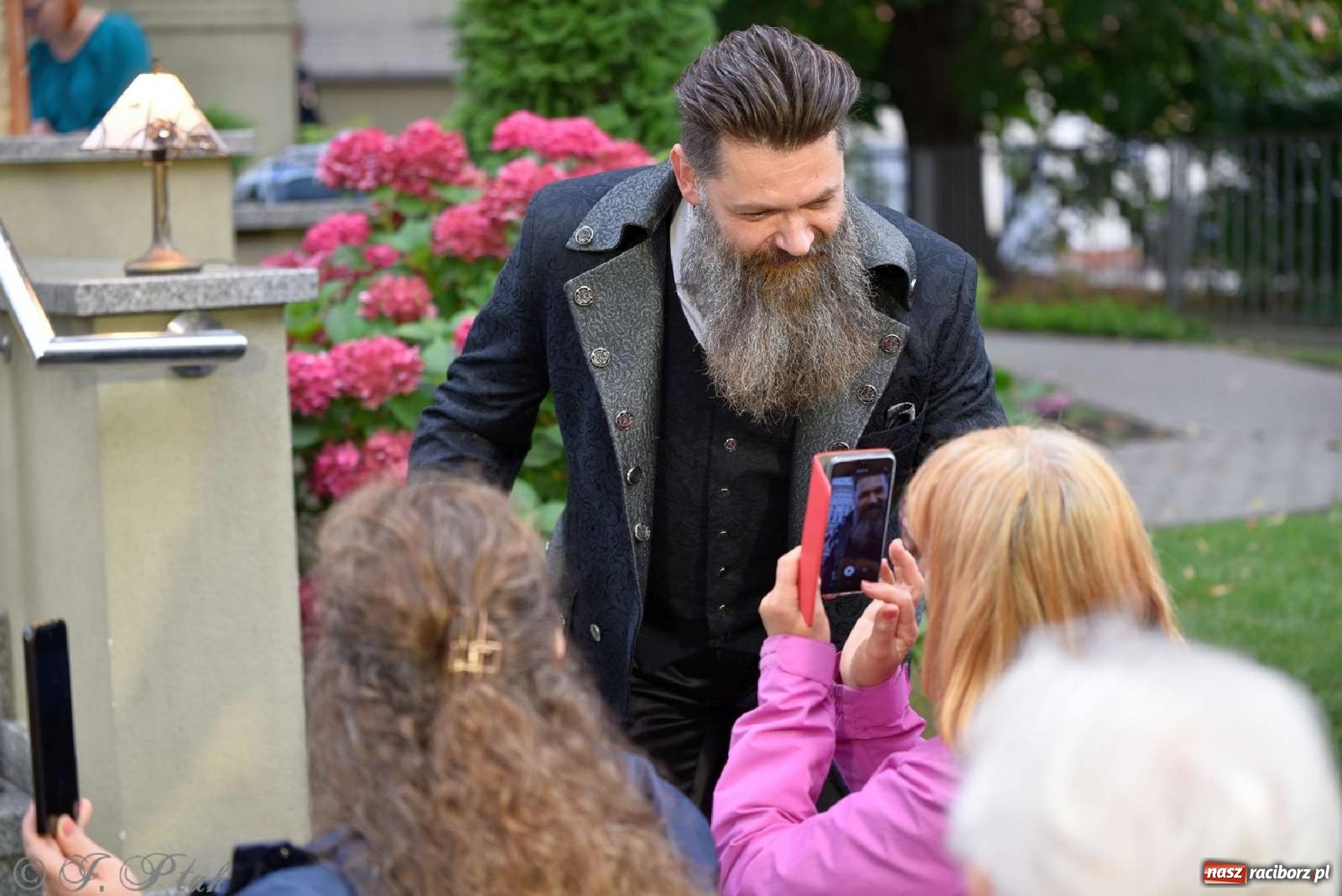 Zdjęcie w galerii na portalu naszraciborz.pl: Letni Teatr na Schodach w Raciborzu - Łysa Śpiewaczka wiadomości z regionu