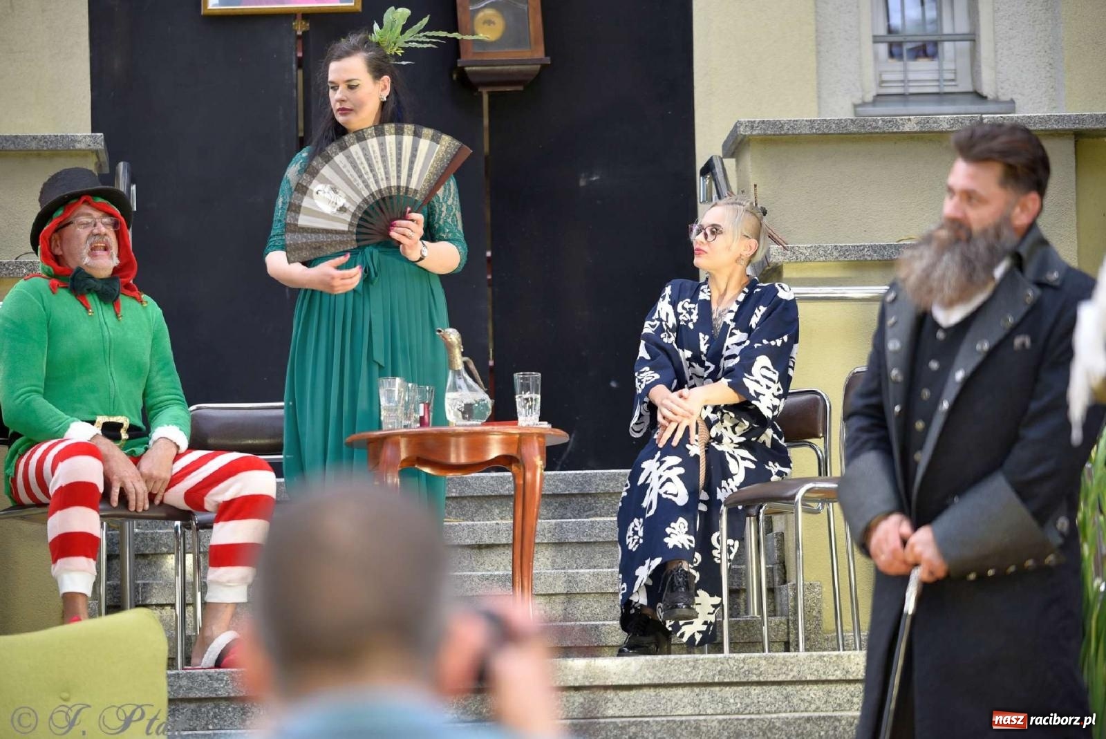 Zdjęcie w galerii na portalu naszraciborz.pl: Letni Teatr na Schodach w Raciborzu - Łysa Śpiewaczka wiadomości z regionu