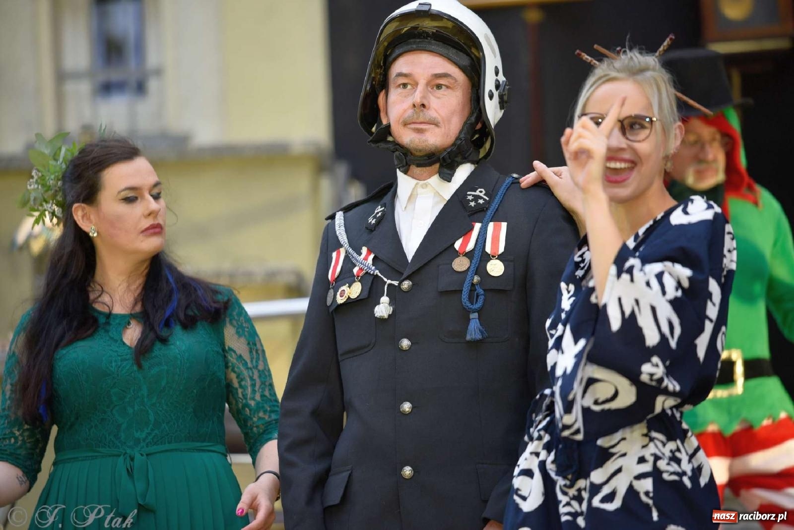 Zdjęcie w galerii na portalu naszraciborz.pl: Letni Teatr na Schodach w Raciborzu - Łysa Śpiewaczka wiadomości z regionu