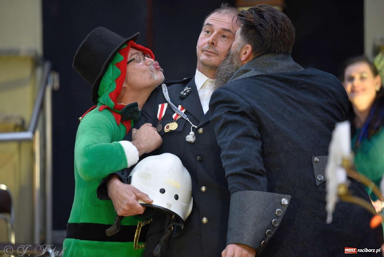 Zdjęcie w galerii na portalu naszraciborz.pl: Letni Teatr na Schodach w Raciborzu - Łysa Śpiewaczka wiadomości z regionu