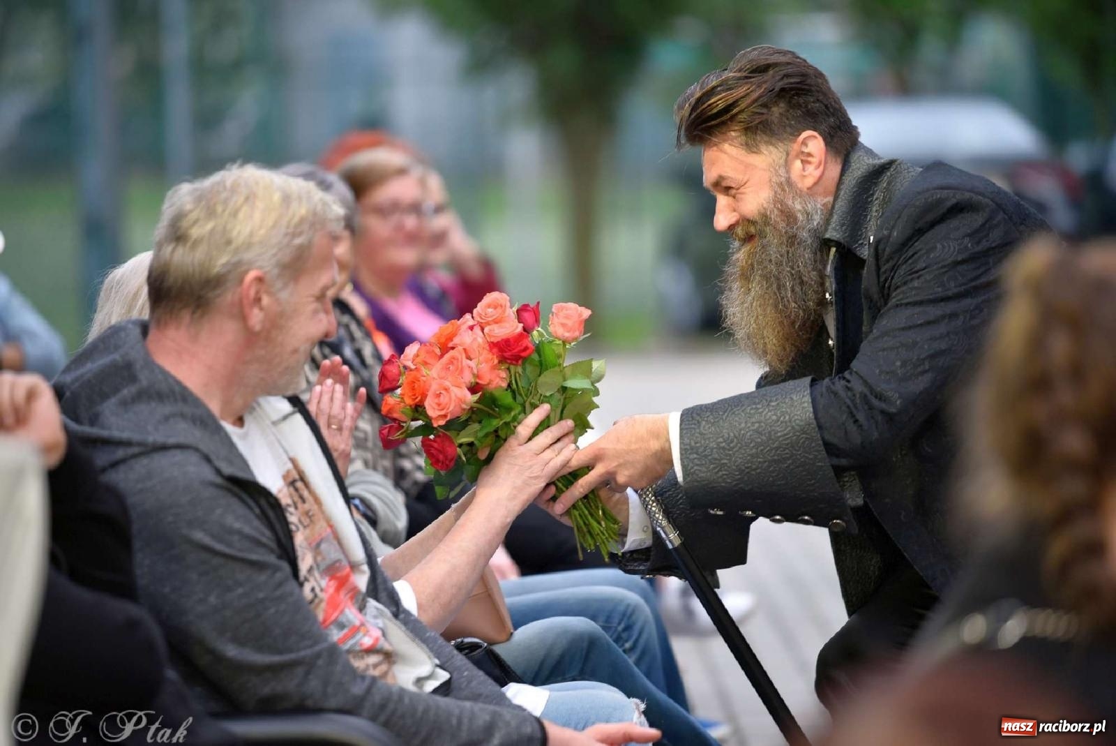 Zdjęcie w galerii na portalu naszraciborz.pl: Letni Teatr na Schodach w Raciborzu - Łysa Śpiewaczka wiadomości z regionu